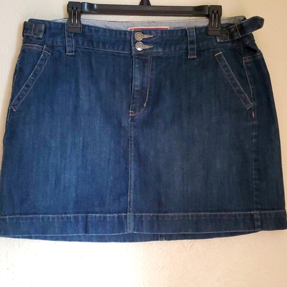 Gap mini denim skirt size 14 must have for fall!